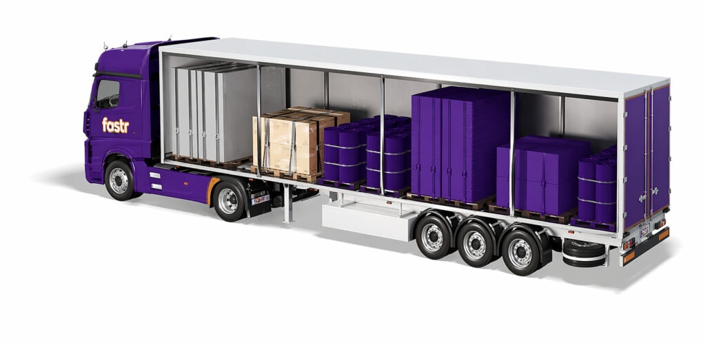 LKW mit offener Ladefläche und Palettenladung